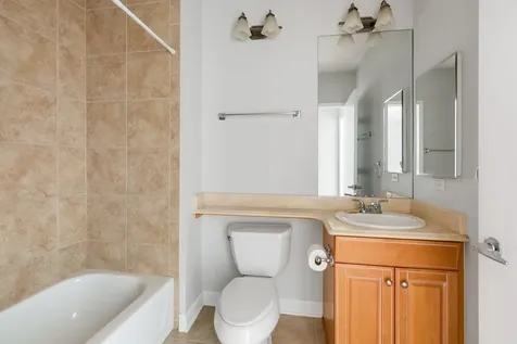 233 East 13th Street Chicago IL 60605