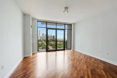 233 East 13th Street Chicago IL 60605