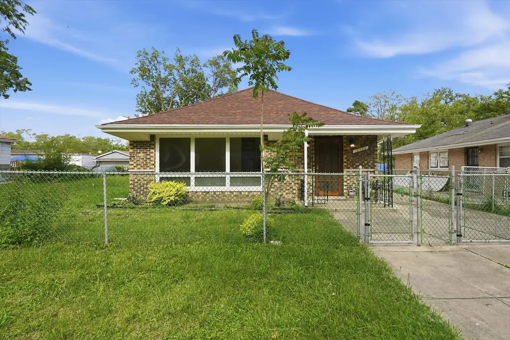 13409 South Komenski Avenue Robbins IL 60472