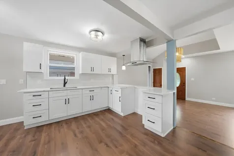 13409 South Komenski Avenue Robbins IL 60472