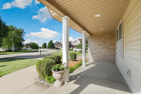 855 White Tail Bend Manteno IL 60950