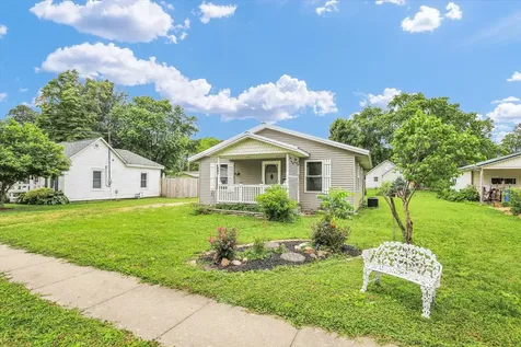 521 North Mcclellan Street Sullivan IL 61951