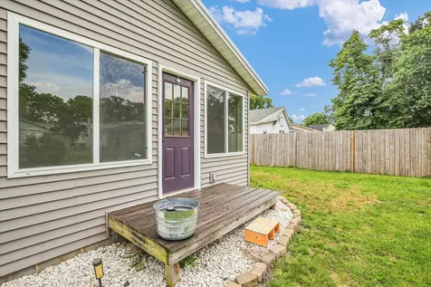 521 North Mcclellan Street Sullivan IL 61951