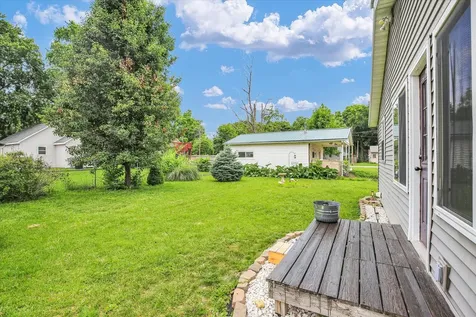 521 North Mcclellan Street Sullivan IL 61951