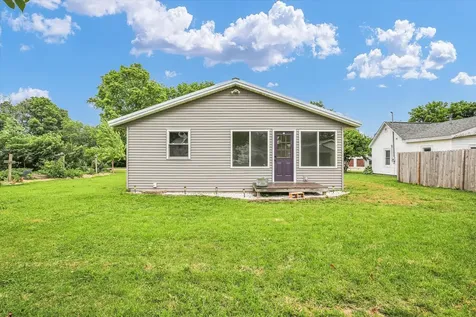 521 North Mcclellan Street Sullivan IL 61951