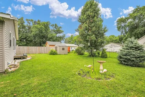 521 North Mcclellan Street Sullivan IL 61951