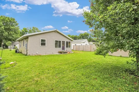 521 North Mcclellan Street Sullivan IL 61951