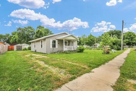 521 North Mcclellan Street Sullivan IL 61951