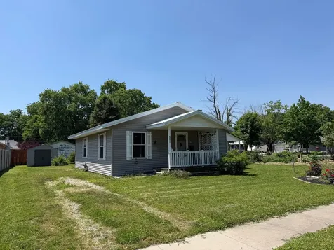 521 North Mcclellan Street Sullivan IL 61951
