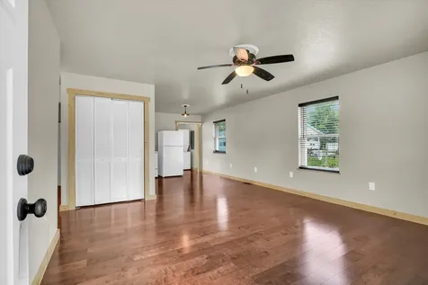 521 North Mcclellan Street Sullivan IL 61951