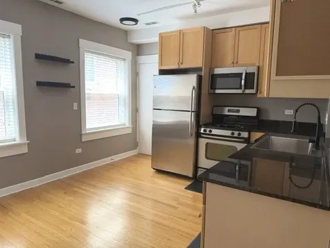 2537 Prairie Avenue Evanston IL 60201