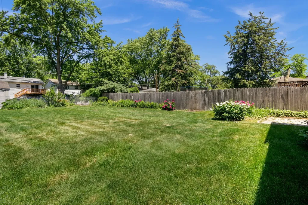 1107 East Elm Street Wheaton IL 60189