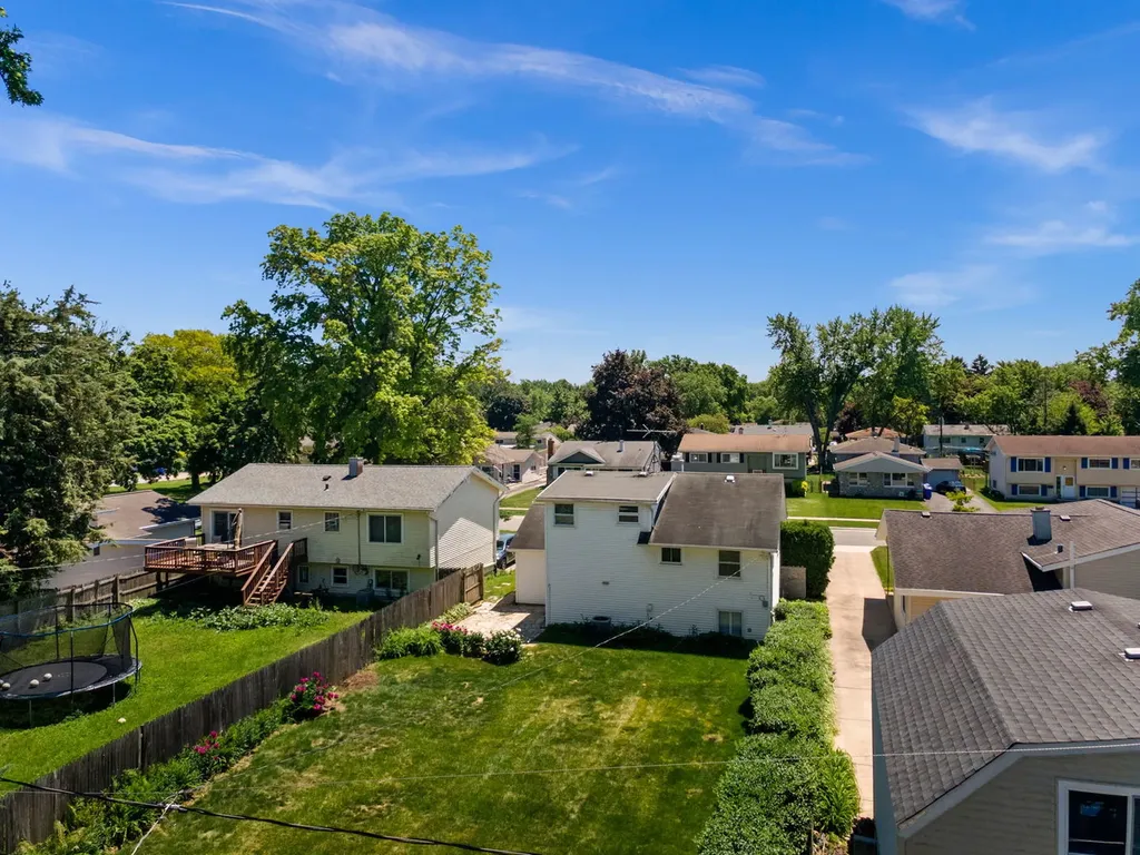 1107 East Elm Street Wheaton IL 60189