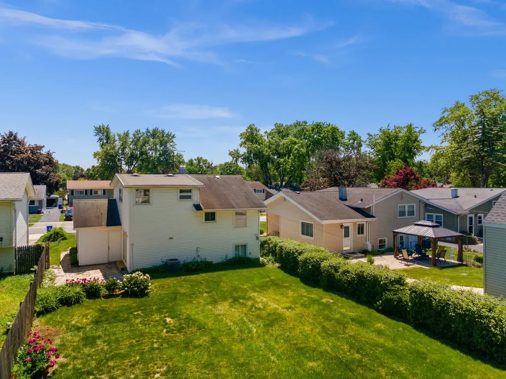 1107 East Elm Street Wheaton IL 60189