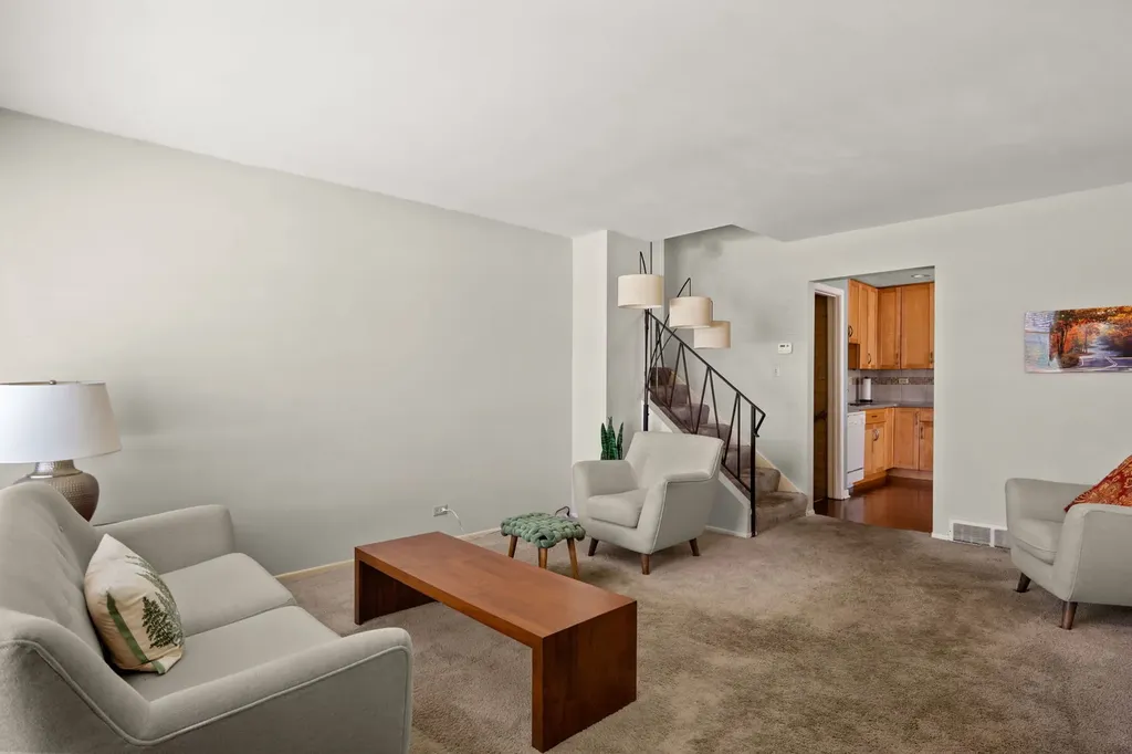 1107 East Elm Street Wheaton IL 60189
