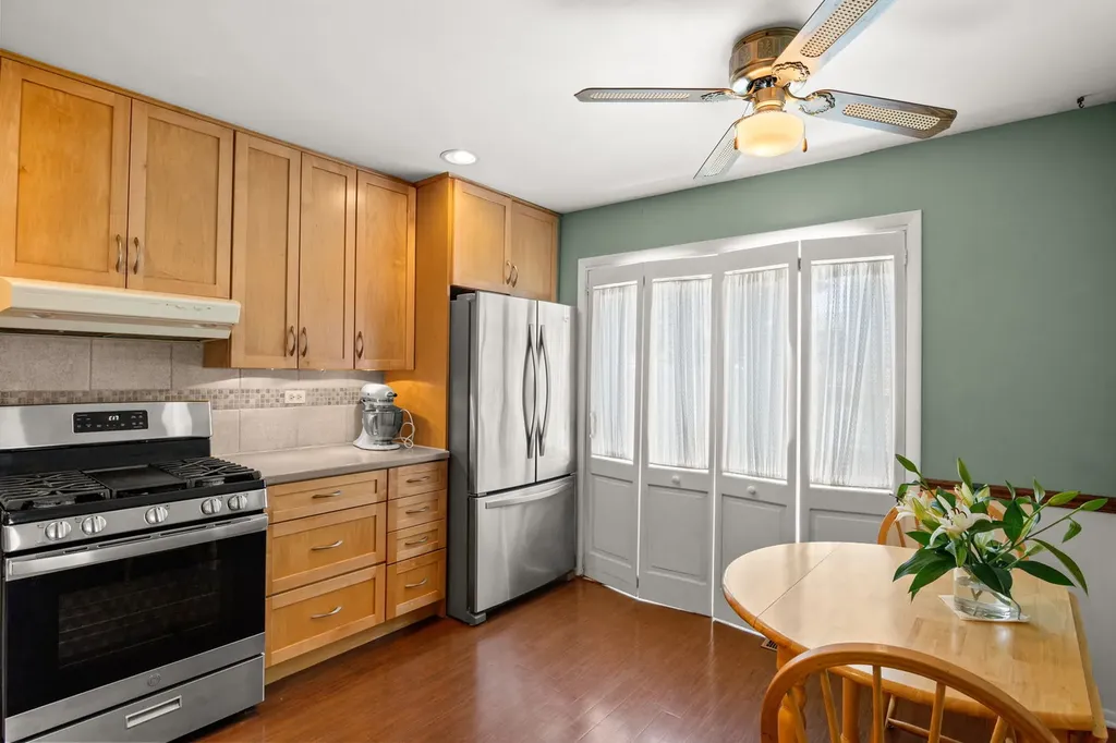 1107 East Elm Street Wheaton IL 60189