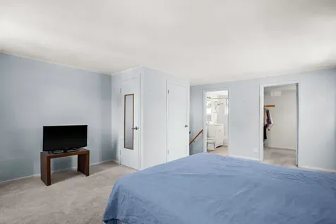 1107 East Elm Street Wheaton IL 60189