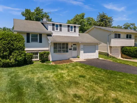 1107 East Elm Street Wheaton IL 60189