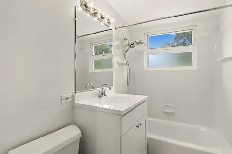 1107 East Elm Street Wheaton IL 60189