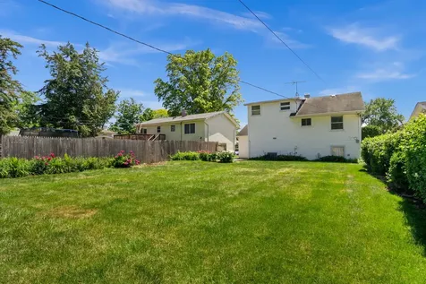 1107 East Elm Street Wheaton IL 60189