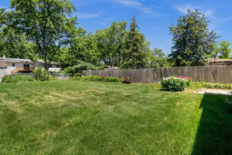1107 East Elm Street Wheaton IL 60189