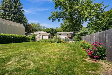 1107 East Elm Street Wheaton IL 60189