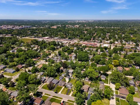 1107 East Elm Street Wheaton IL 60189