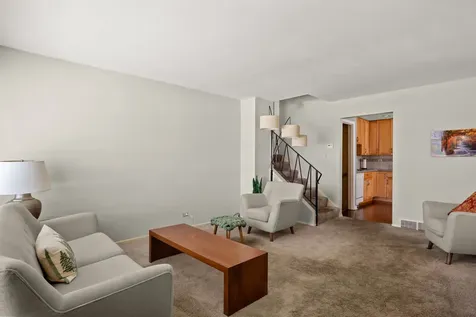 1107 East Elm Street Wheaton IL 60189