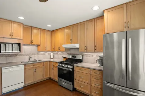1107 East Elm Street Wheaton IL 60189