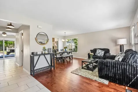 335 Farmhill Circle Wauconda IL 60084