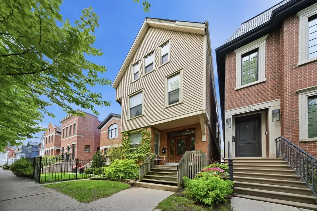 3438 North Seeley Avenue Chicago IL 60618