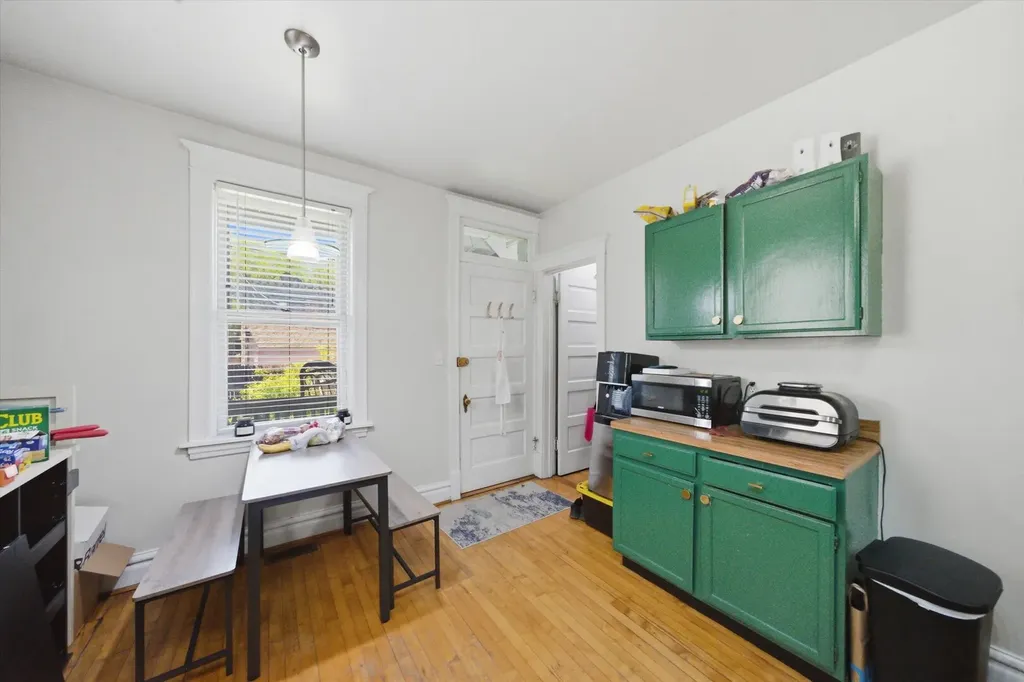 3438 North Seeley Avenue Chicago IL 60618