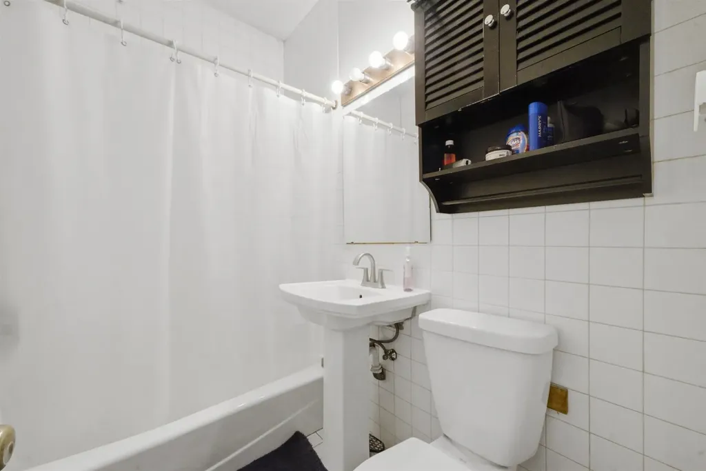 3438 North Seeley Avenue Chicago IL 60618