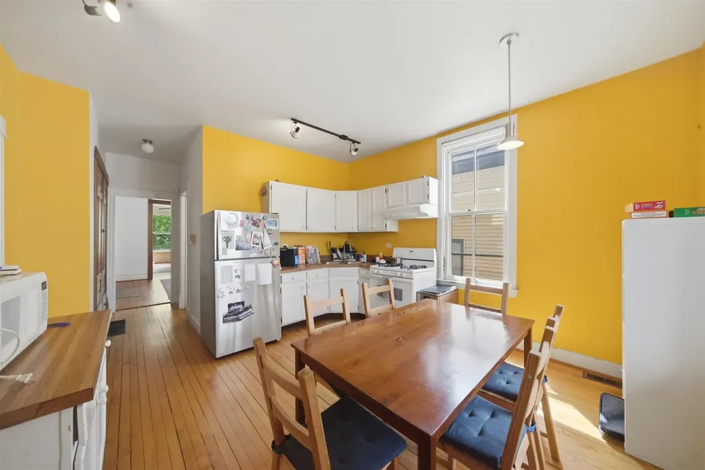 3438 North Seeley Avenue Chicago IL 60618
