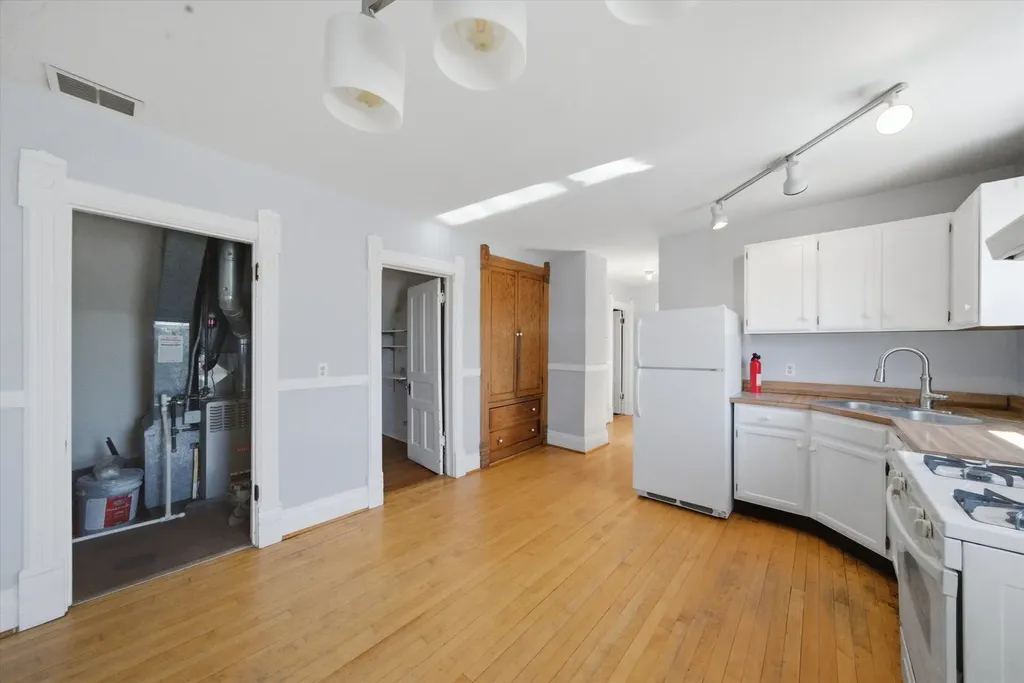 3438 North Seeley Avenue Chicago IL 60618