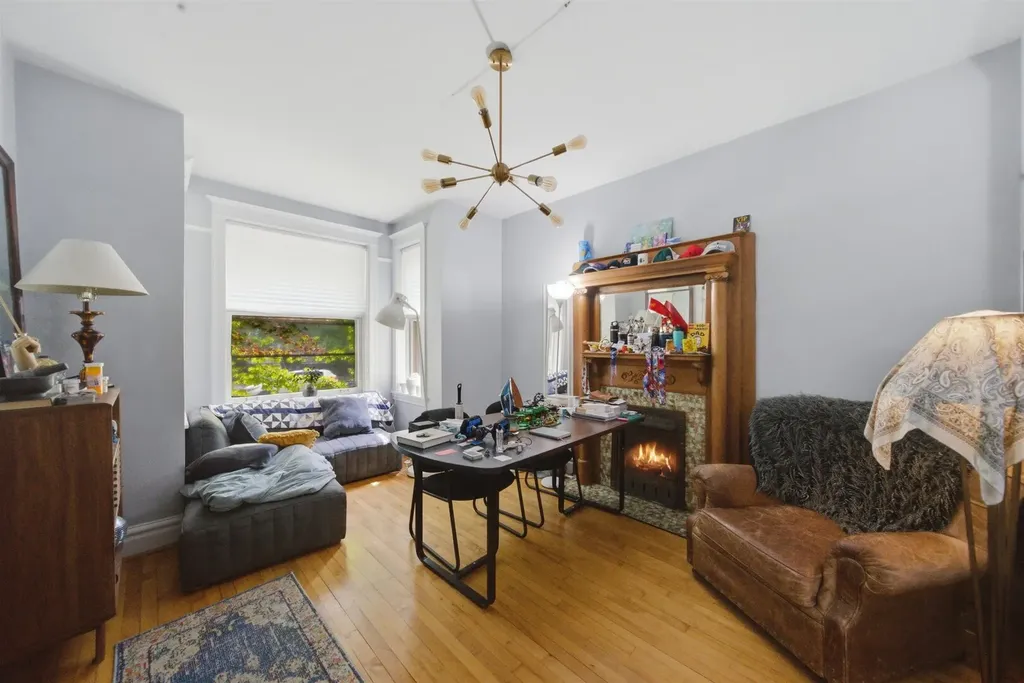 3438 North Seeley Avenue Chicago IL 60618