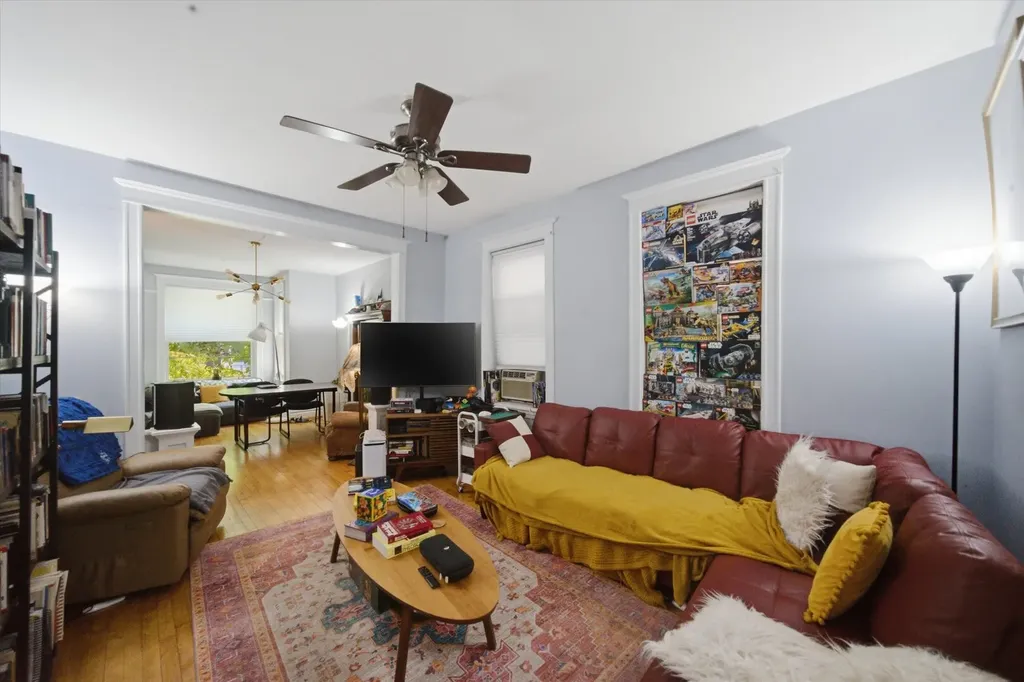 3438 North Seeley Avenue Chicago IL 60618