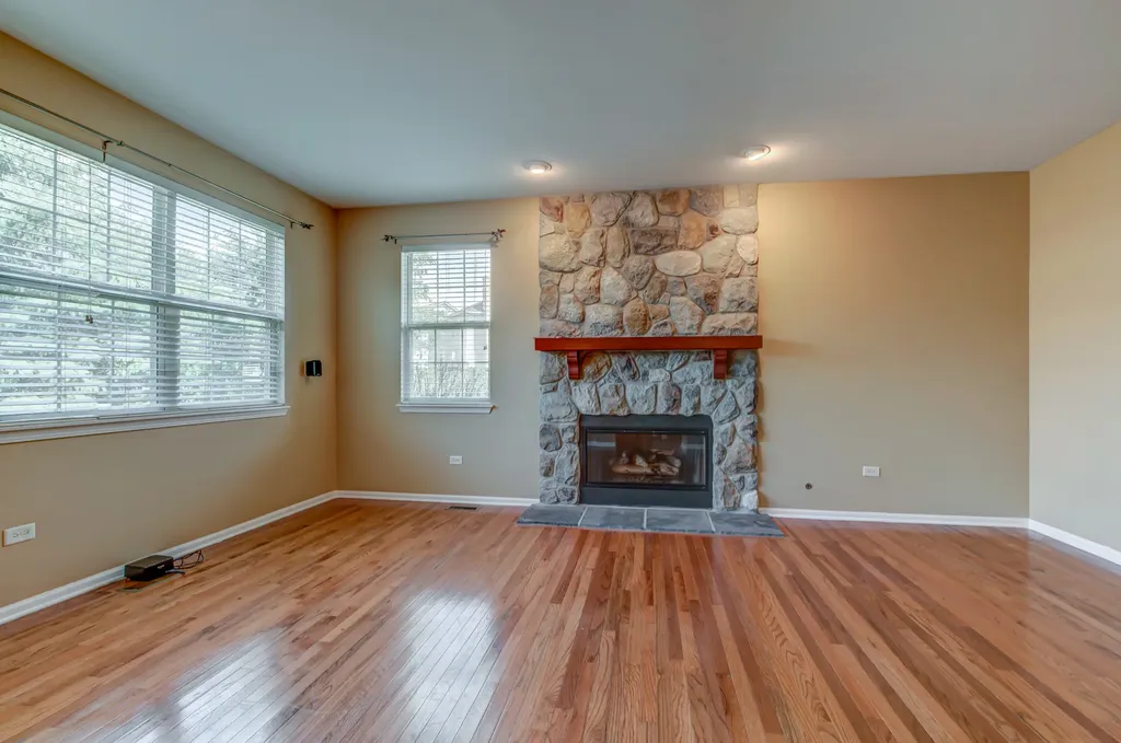 860 Spring Creek Circle Naperville IL 60565