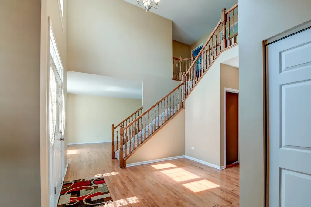860 Spring Creek Circle Naperville IL 60565