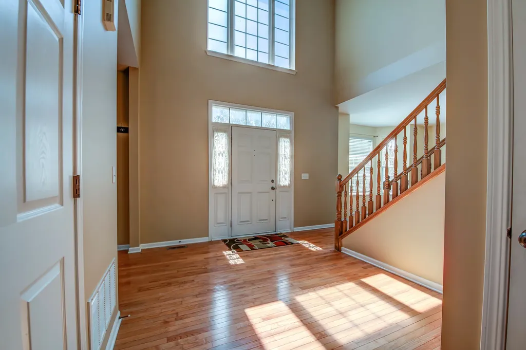 860 Spring Creek Circle Naperville IL 60565