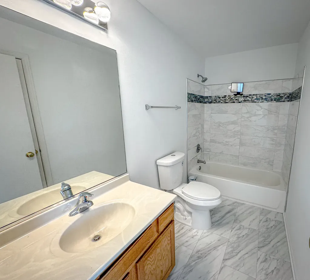 1758 Fredericksburg Lane Aurora IL 60503