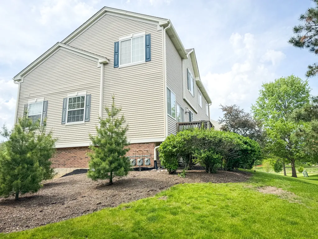 1758 Fredericksburg Lane Aurora IL 60503
