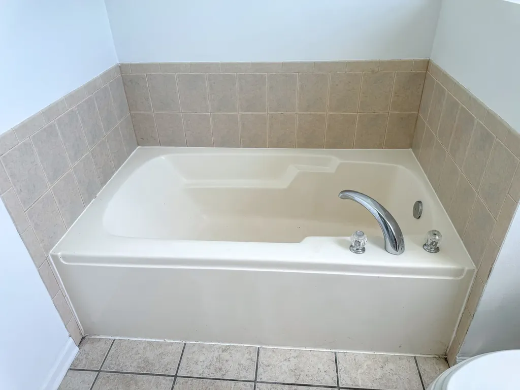 1758 Fredericksburg Lane Aurora IL 60503