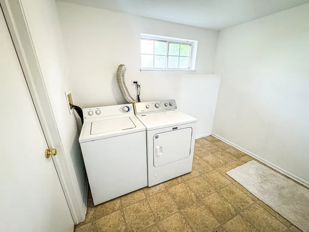 1758 Fredericksburg Lane Aurora IL 60503