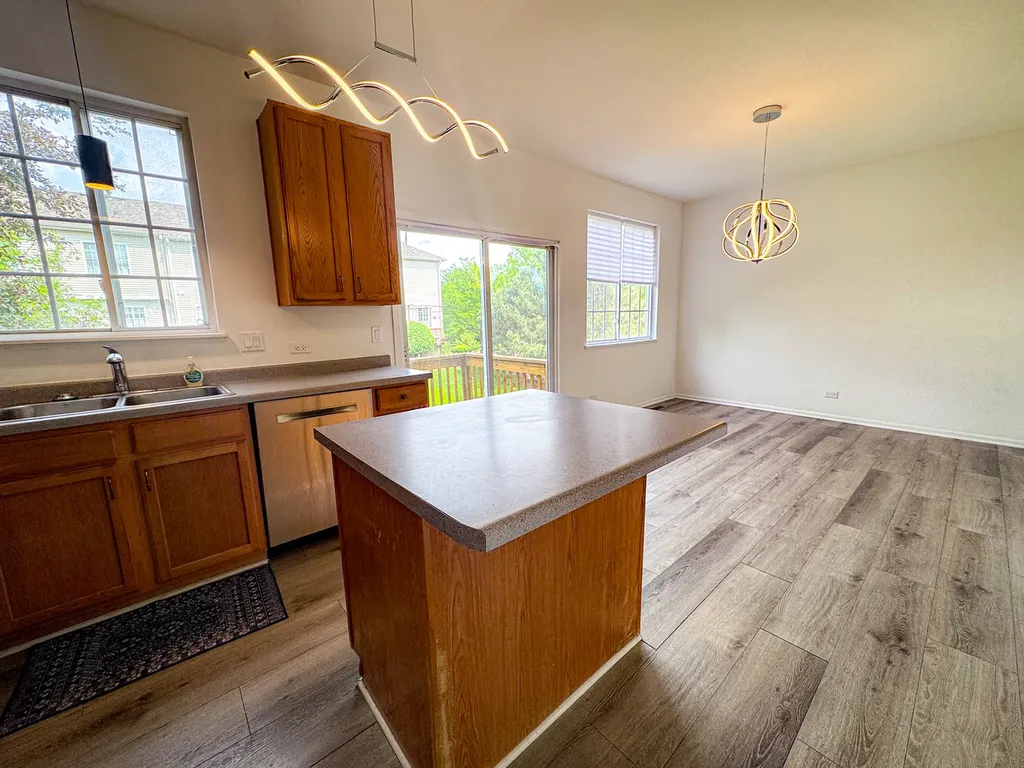 1758 Fredericksburg Lane Aurora IL 60503