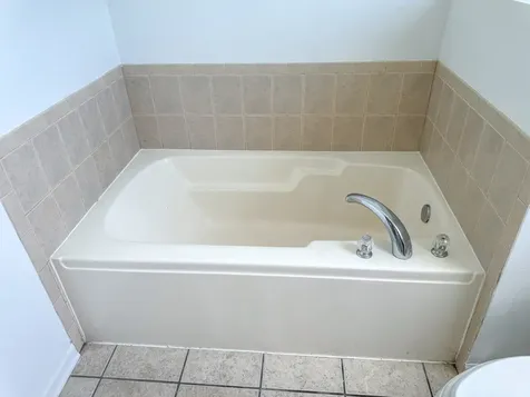1758 Fredericksburg Lane Aurora IL 60503