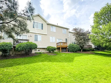 1758 Fredericksburg Lane Aurora IL 60503