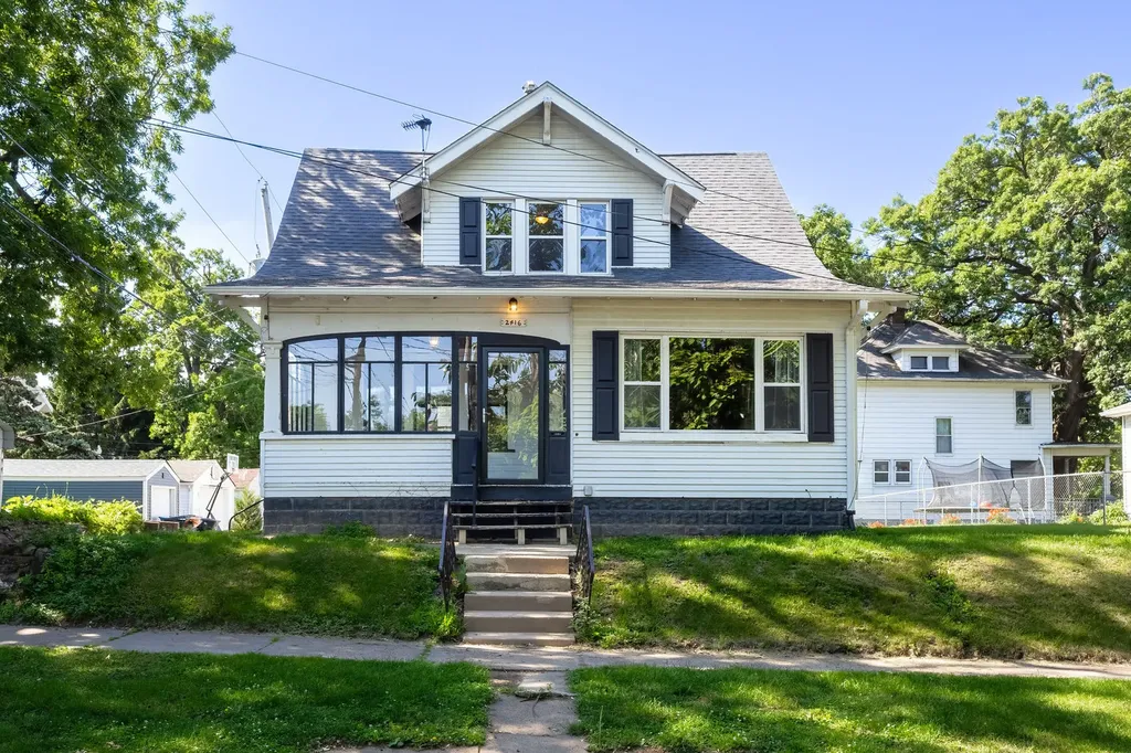 2416 17TH Avenue Rock Island IL 61201