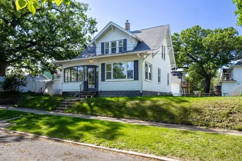 2416 17TH Avenue Rock Island IL 61201