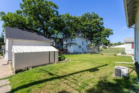 2416 17TH Avenue Rock Island IL 61201